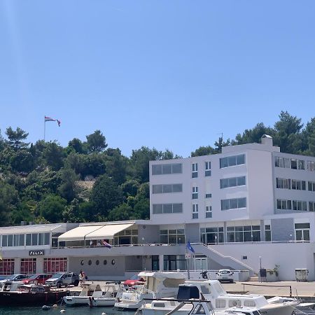 Hotel Tolero Плоче Экстерьер фото