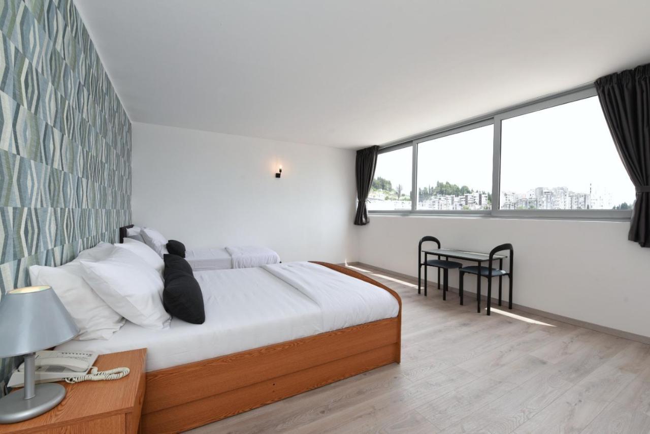 Hotel Tolero Плоче Экстерьер фото