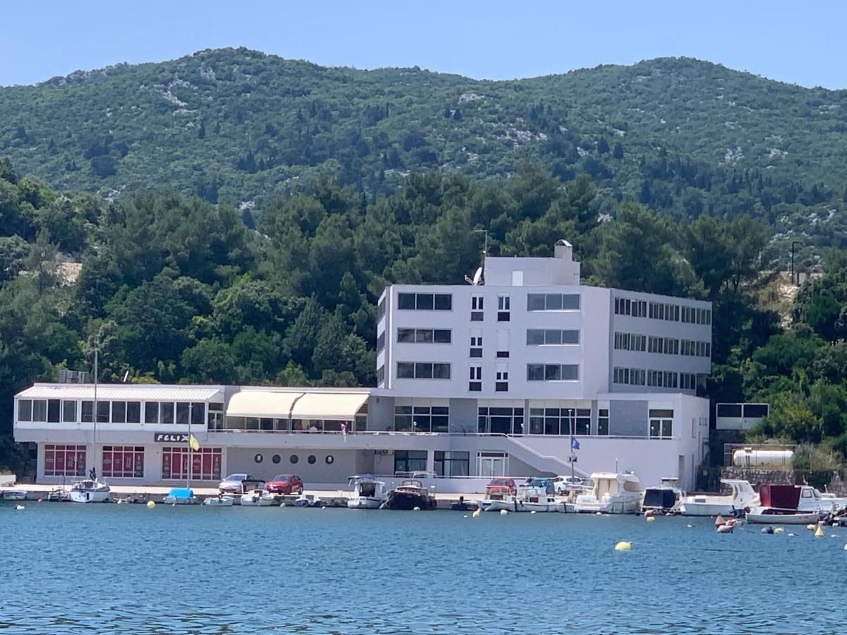 Hotel Tolero Плоче Экстерьер фото